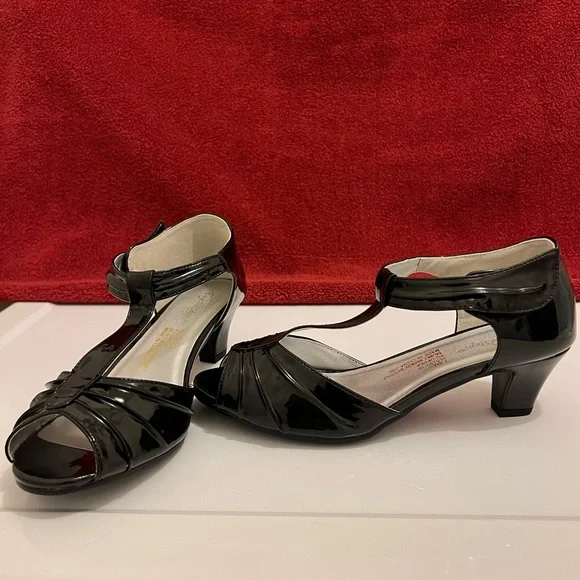 Angel Steps Eva Pump Women’s Shoes, Black Patent, Size—7.5 - Picture 8 of 12